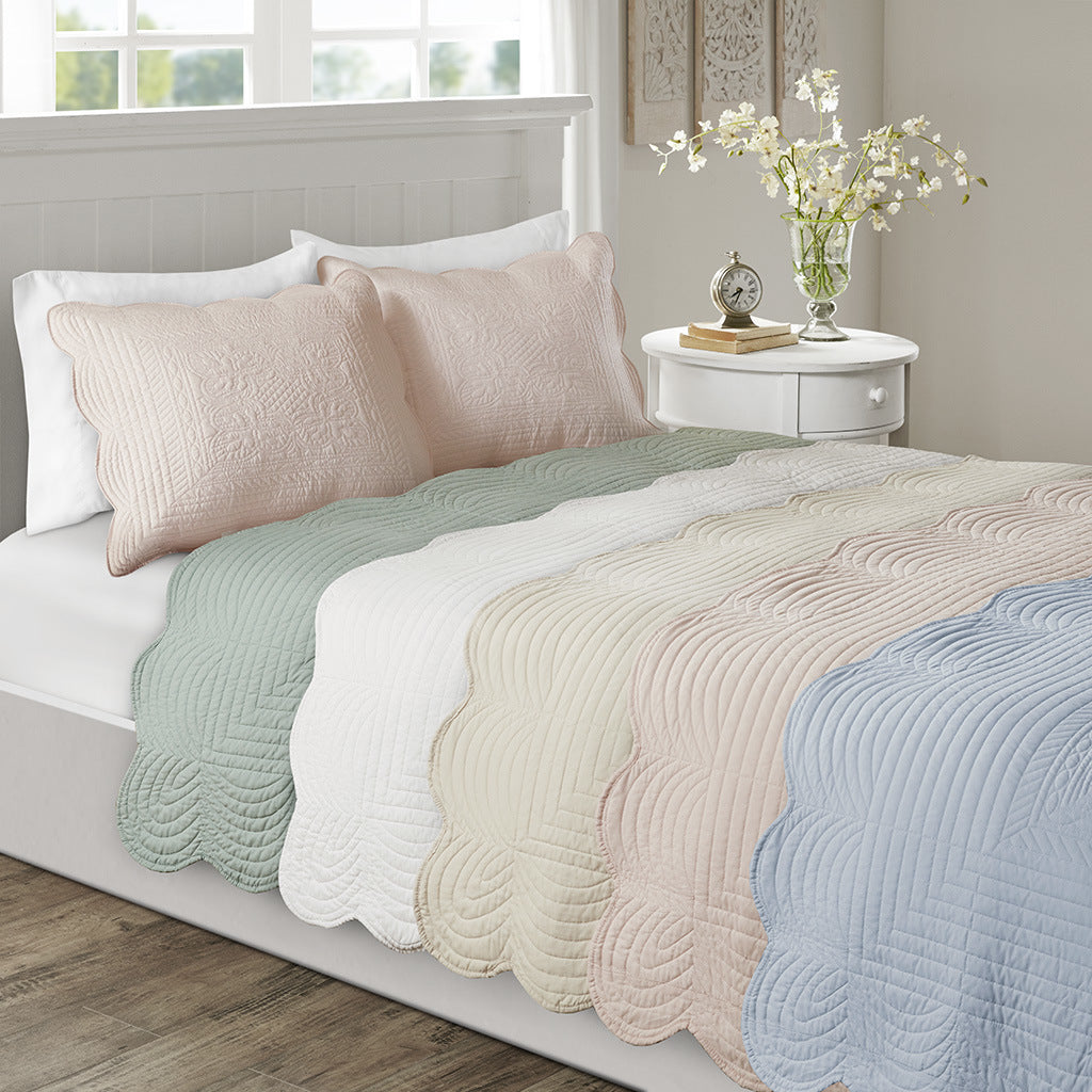 3 Piece Reversible Scalloped Edge Quilt Set Doba