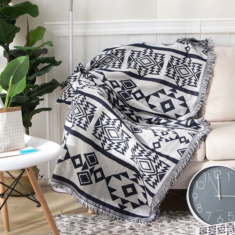 Setti Fatmaa Fringed Cotton Throw